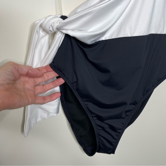 Ralph Lauren Two-Tone Cutout One-Piece beach classic vacation resort cruise - Picture 9 of 15